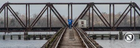 CLNA worker leaving after opening trestle.